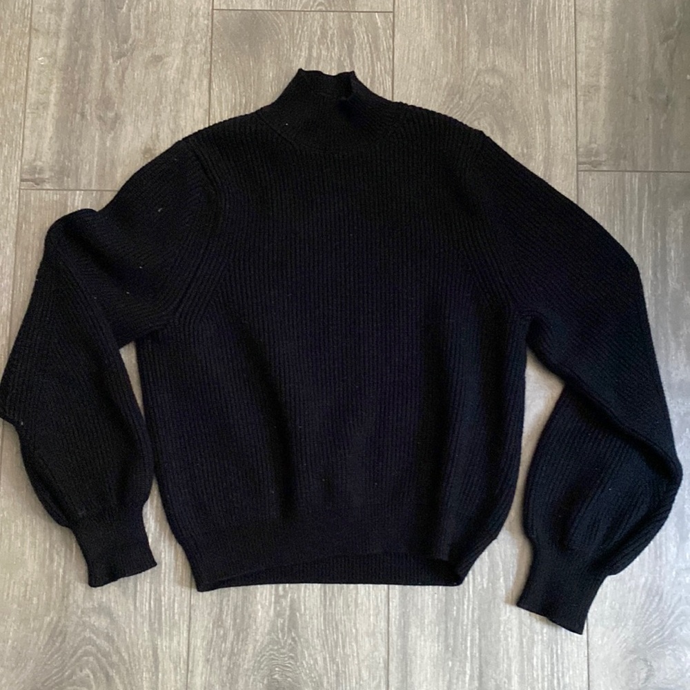 🌺black cropped zara sweater